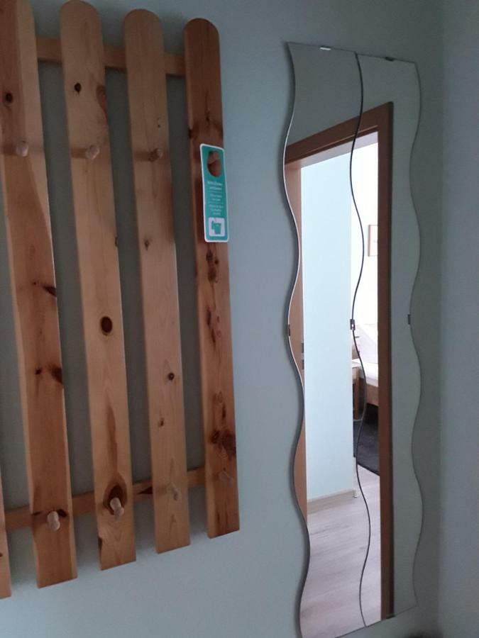 Gasthof Lindenkrug Broderstorf المظهر الخارجي الصورة